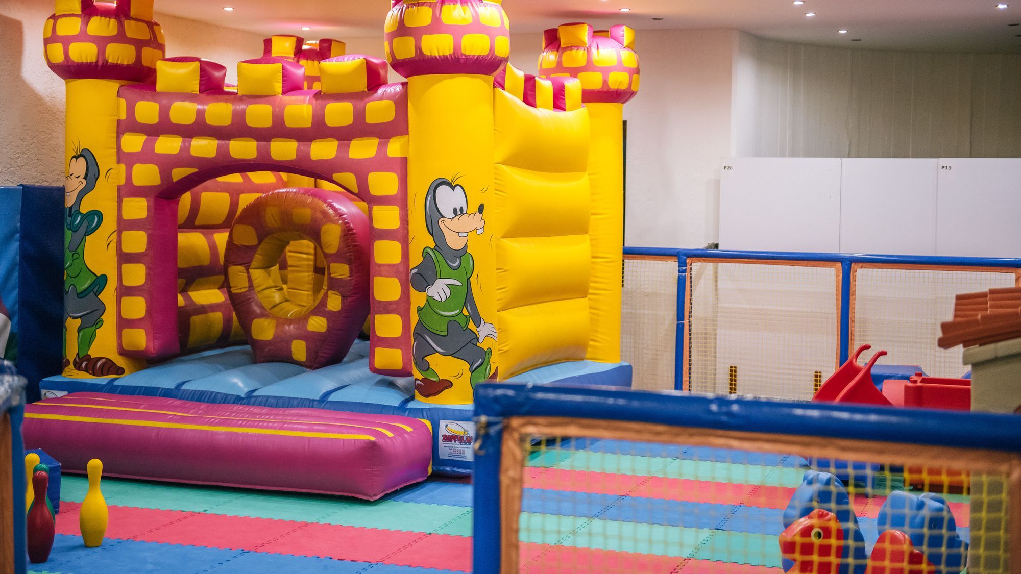 Alexander Beach Hotel & Spa Alexandroupoli Bagian luar foto Goofy's Playhouse