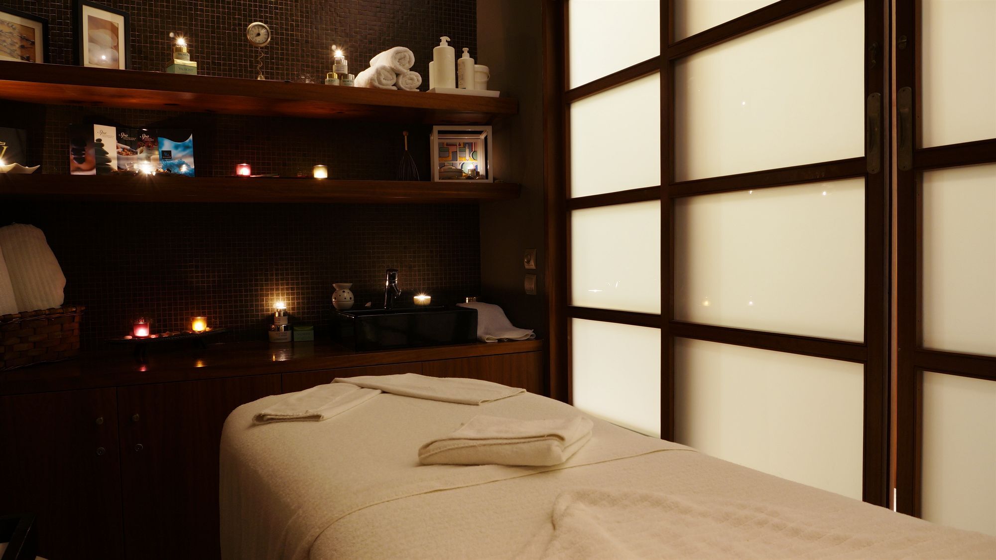Alexander Beach Hotel & Spa Alexandroupoli Bagian luar foto A treatment room at a spa